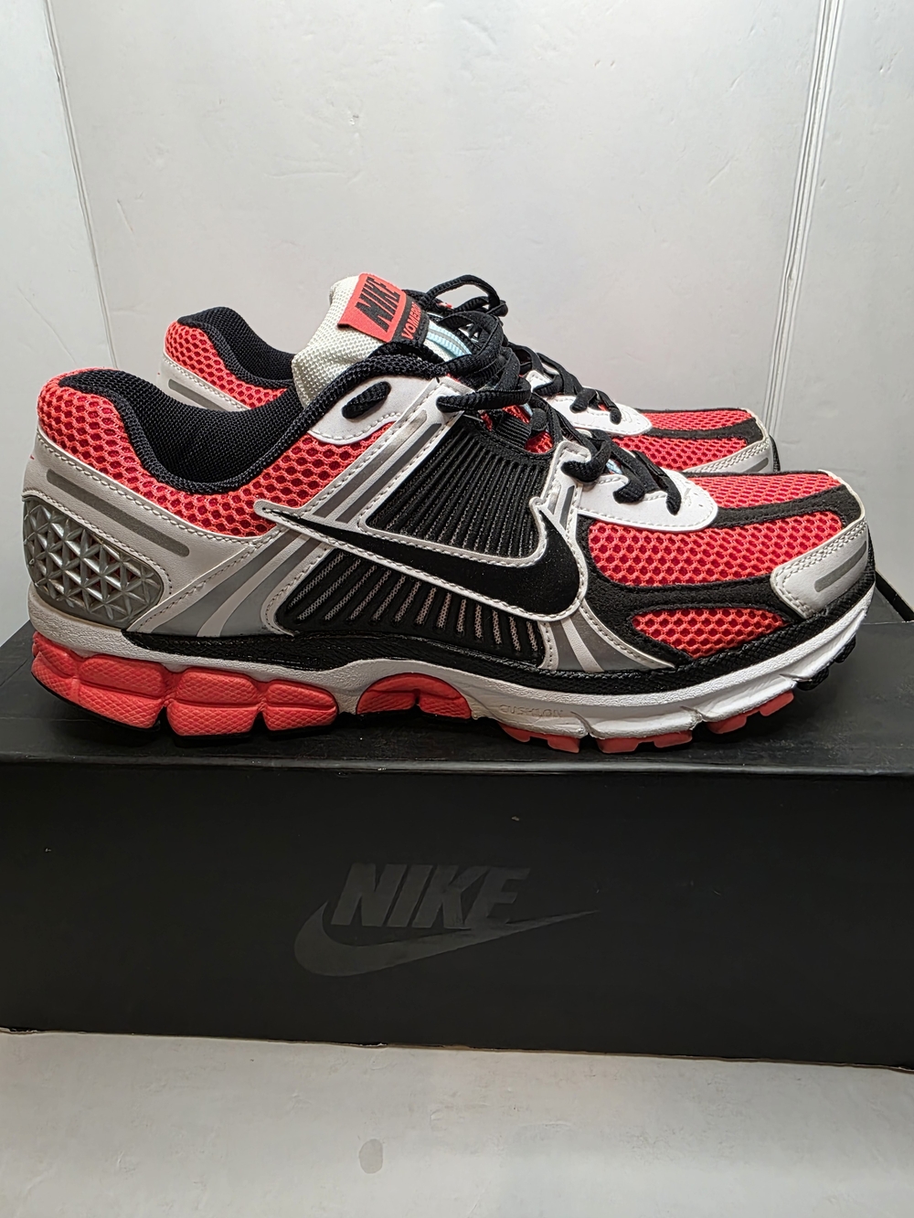 Nike Air Zoom Vomero 5 SE Bright Crimson Sz 7.5M/9W (CZ8667-600)